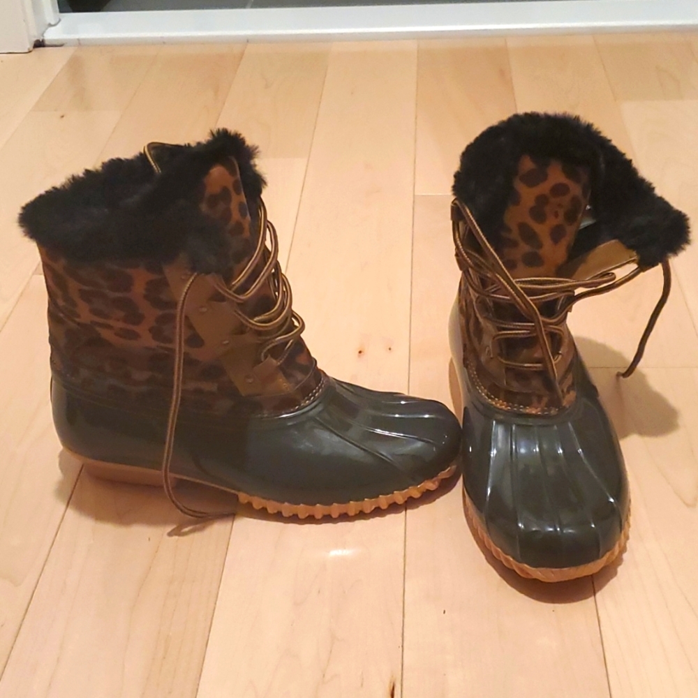 Women's snow boots